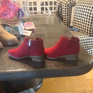 Reaction Kenneth Cole Red Ankle Boots